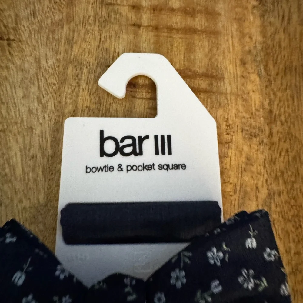 Bar III Dark Blue Floral Bow Tie and Pocket Square NWT MENS NEW TAGS